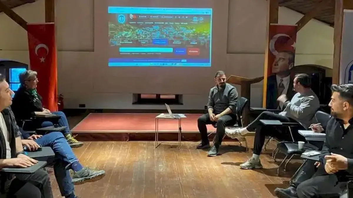İzmir Efes Selçuk'ta gençlik ağı kuruldu