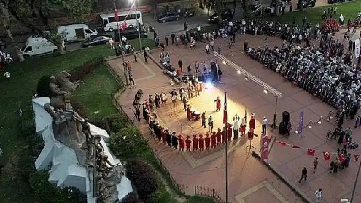 Kurtuluş Günü Fener Alayı Ve Konserle Kutlanacak