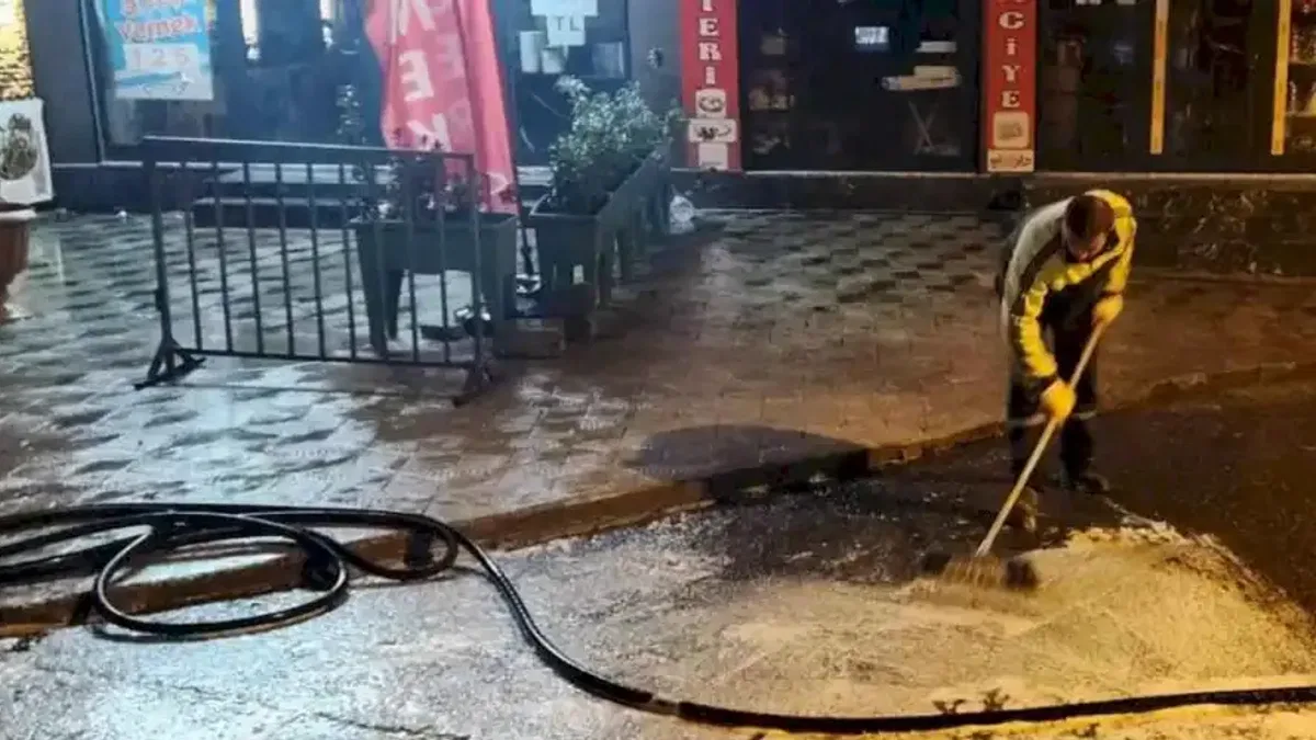 Kocaeli İzmit'te 116 bin ton çöp toplandı