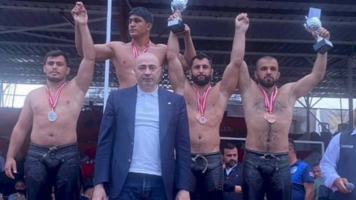 İzmit'in Güreş Takımı gururlandırıyor