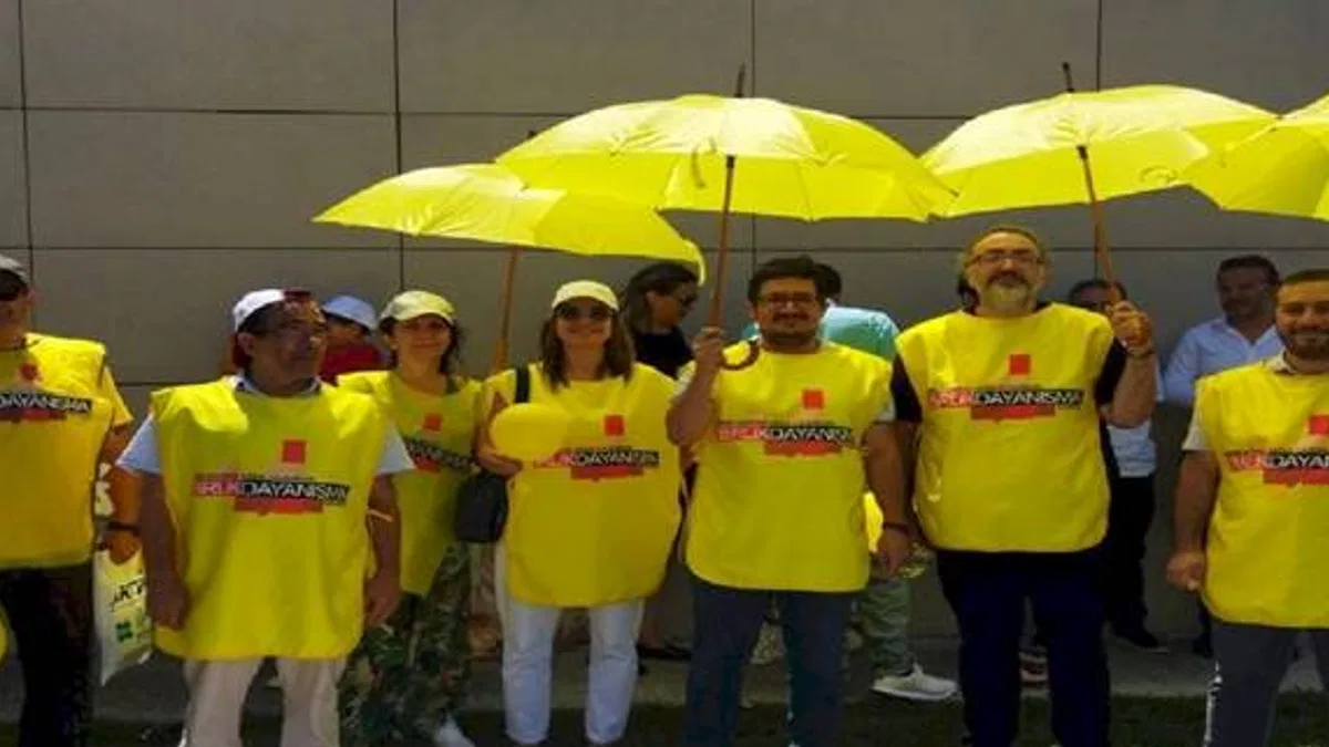 Sağlık çalışanları iş bırakma eylemini sürdürüyor