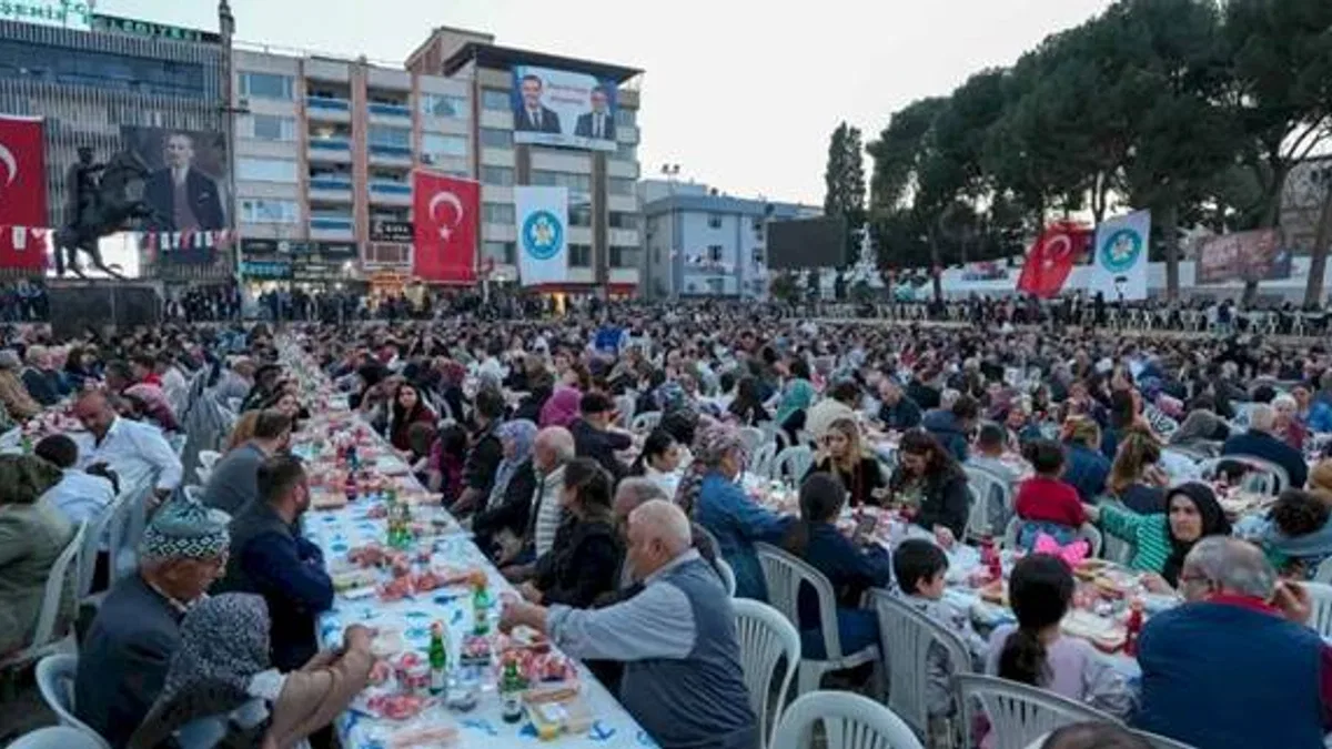 Manisa gönül sofrasındaki ekmeğini Alaşehir'de bölüştü