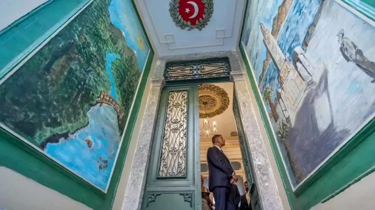 İzmir’in tarihi yapıları gün yüzüne çıkıyor