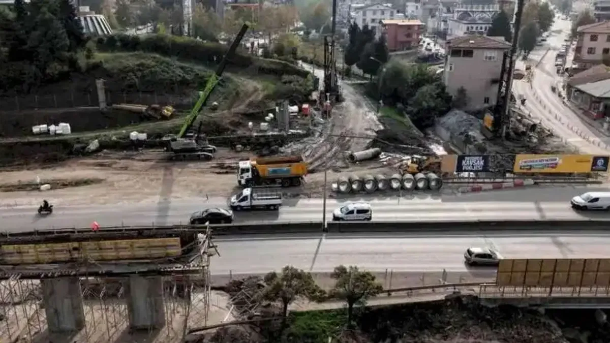 Kocaeli'de dev projede köprünün ilk ayağı göründü