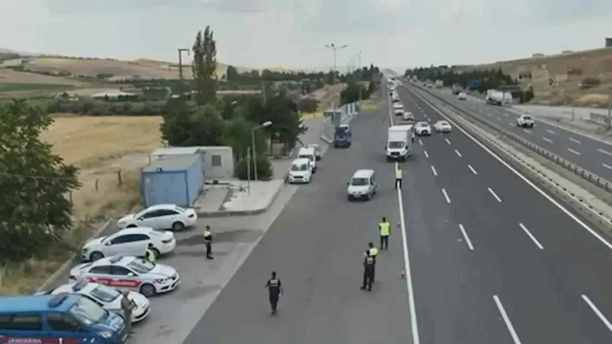 Trafikte 430 bini aşkın araç ve sürücüye ceza