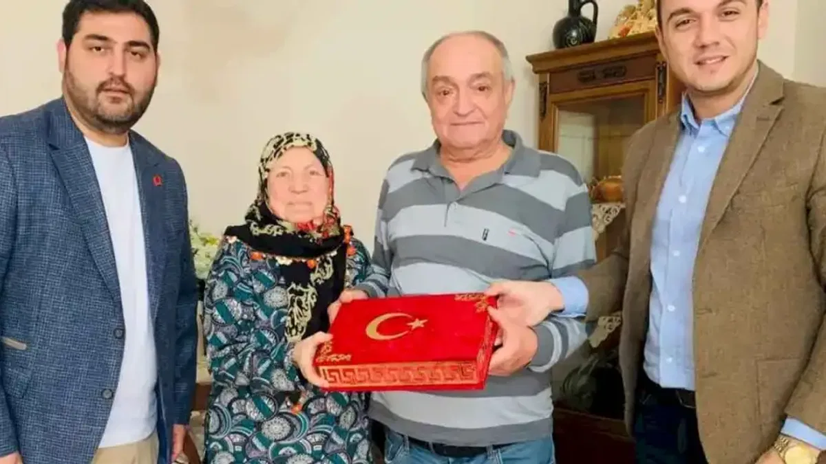 İzmit Belediyesinden Kıbrıs Gazilerine anlamlı ziyaret