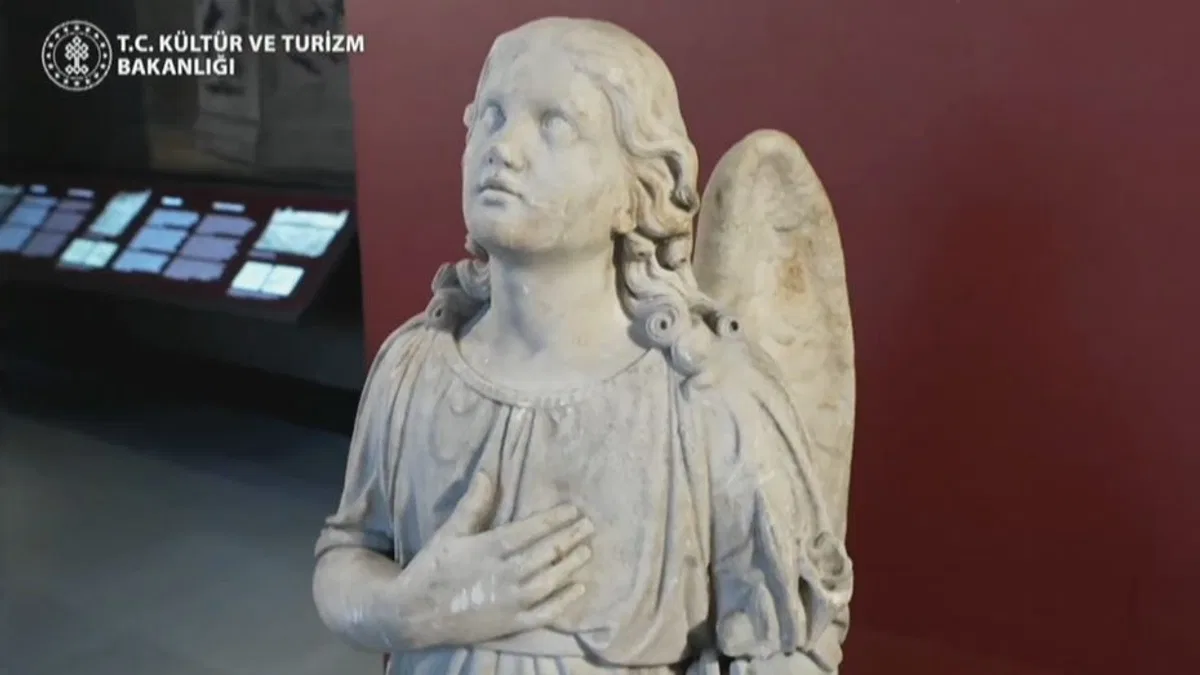 22 yıl sonra gelen iade... 'Melek Heykeli' yerine döndü