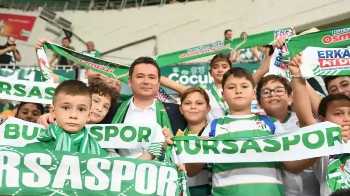 Başkan Aydın, Bursaspor maçını çocuklarla izledi