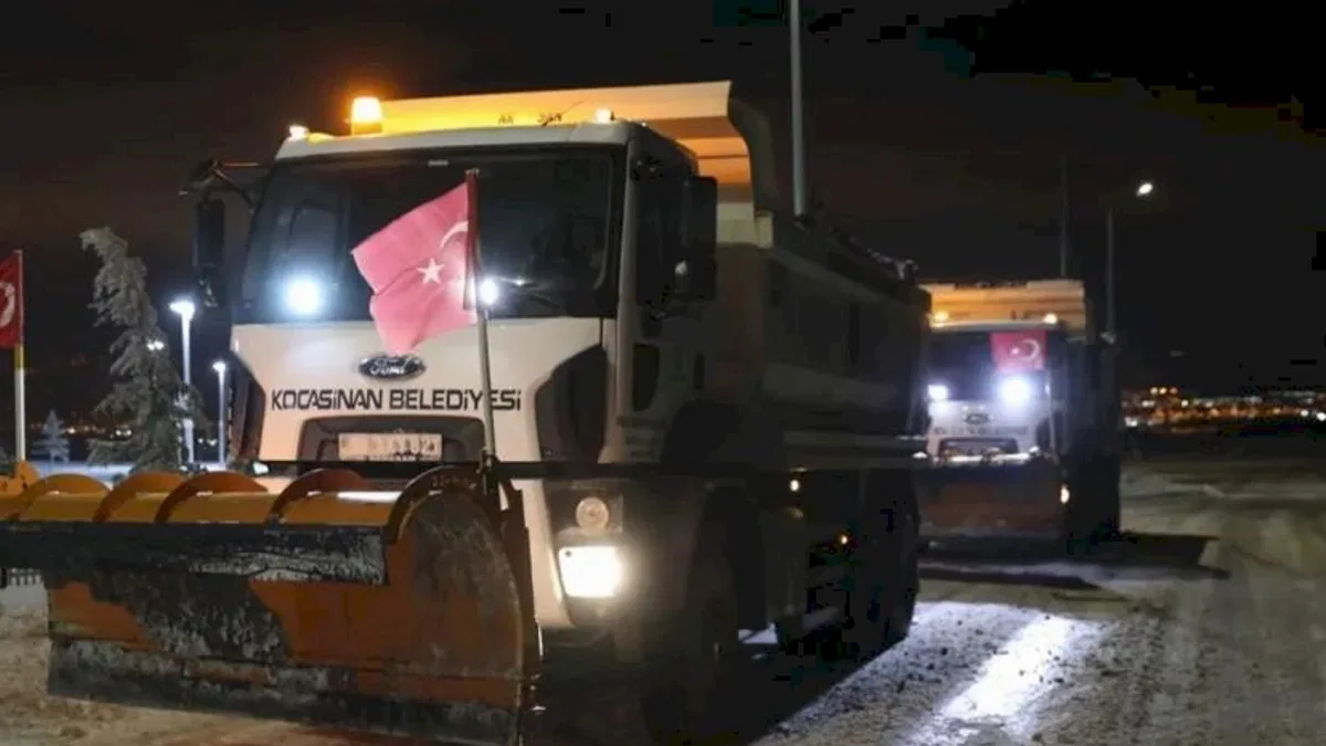 Kayseri Kocasinan'da kar mesaisi aralıksız sürüyor