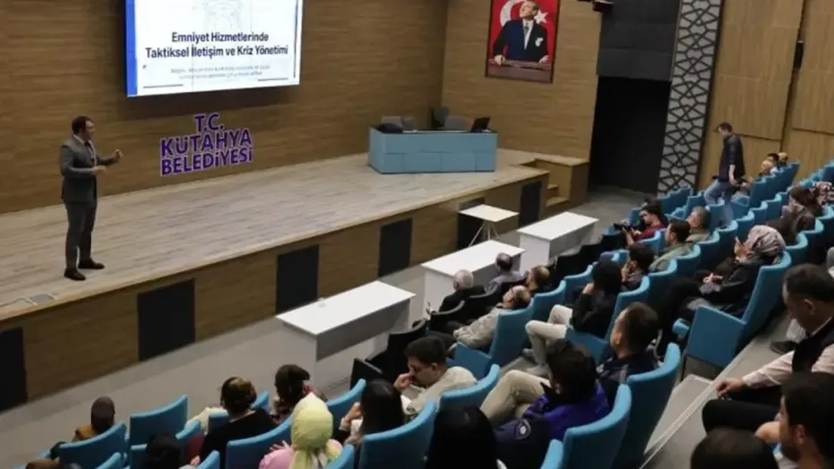 Kütahya'da belediye personeline 'etkili iletişim' eğitimi