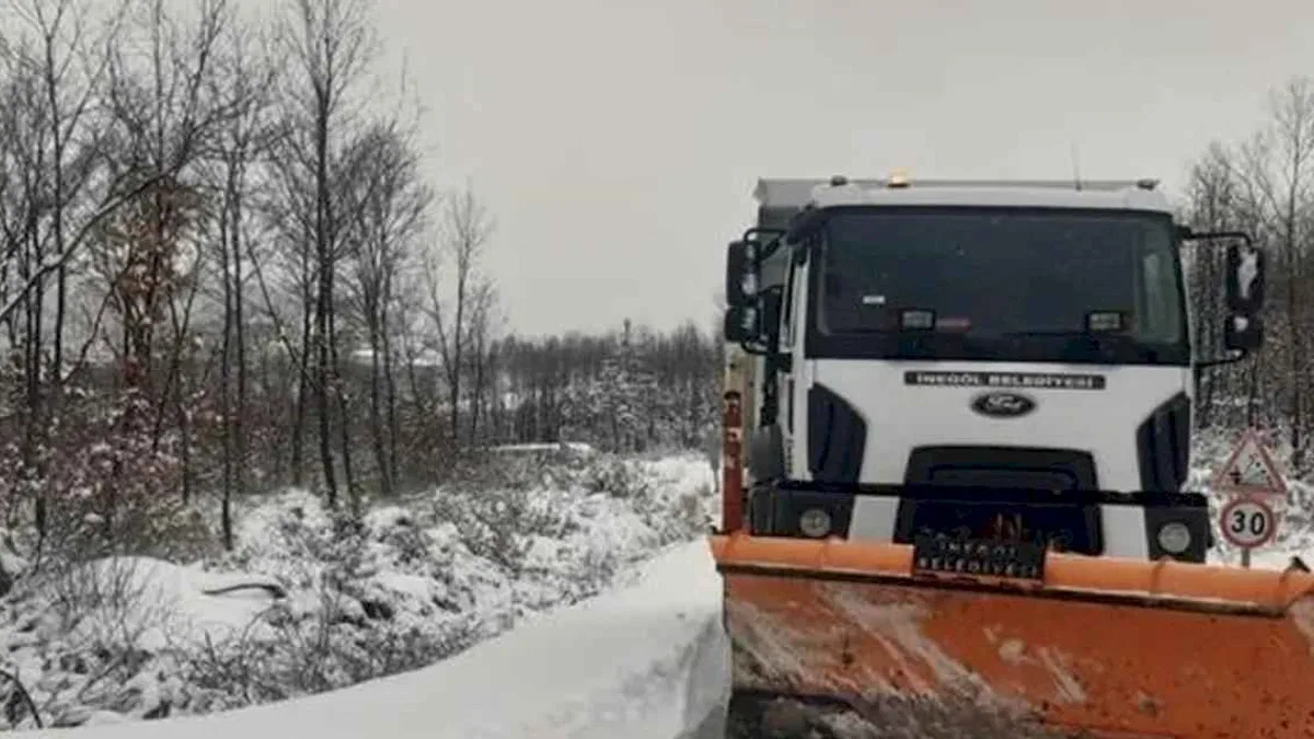 Bursa İnegöl'de 24 Saatte 925 km kar temizleme çalışması yapıldı