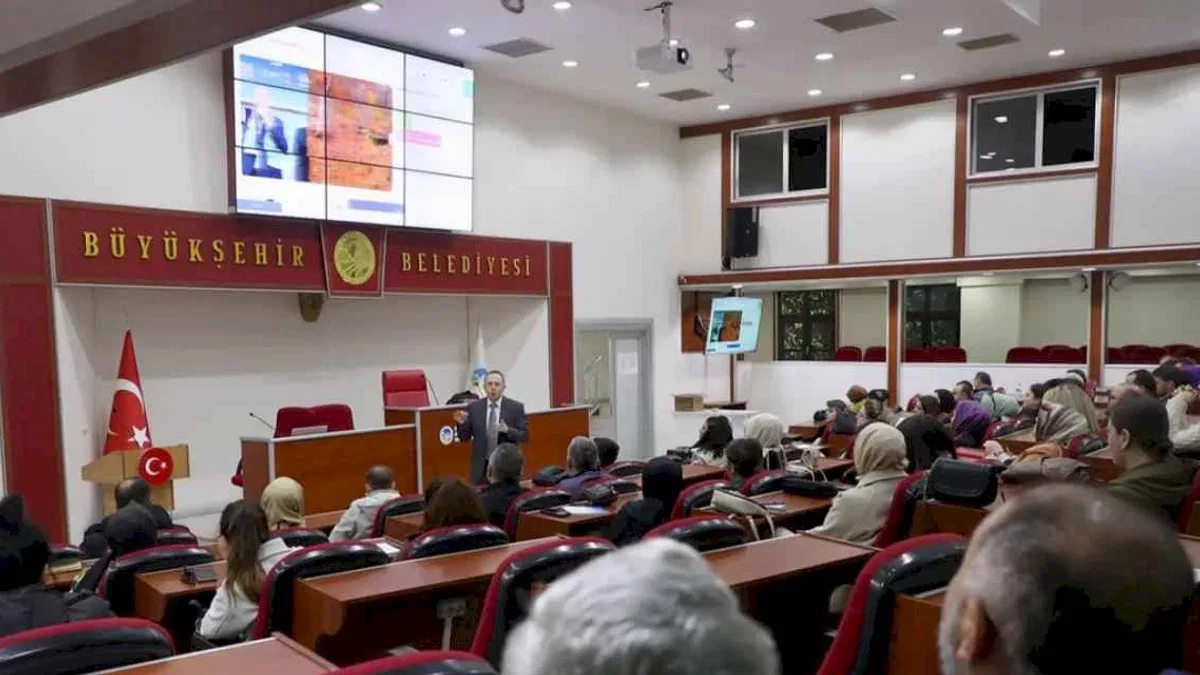 Sakarya'da ‘Yapay Zeka’  farkındalık eğitimi ele alındı