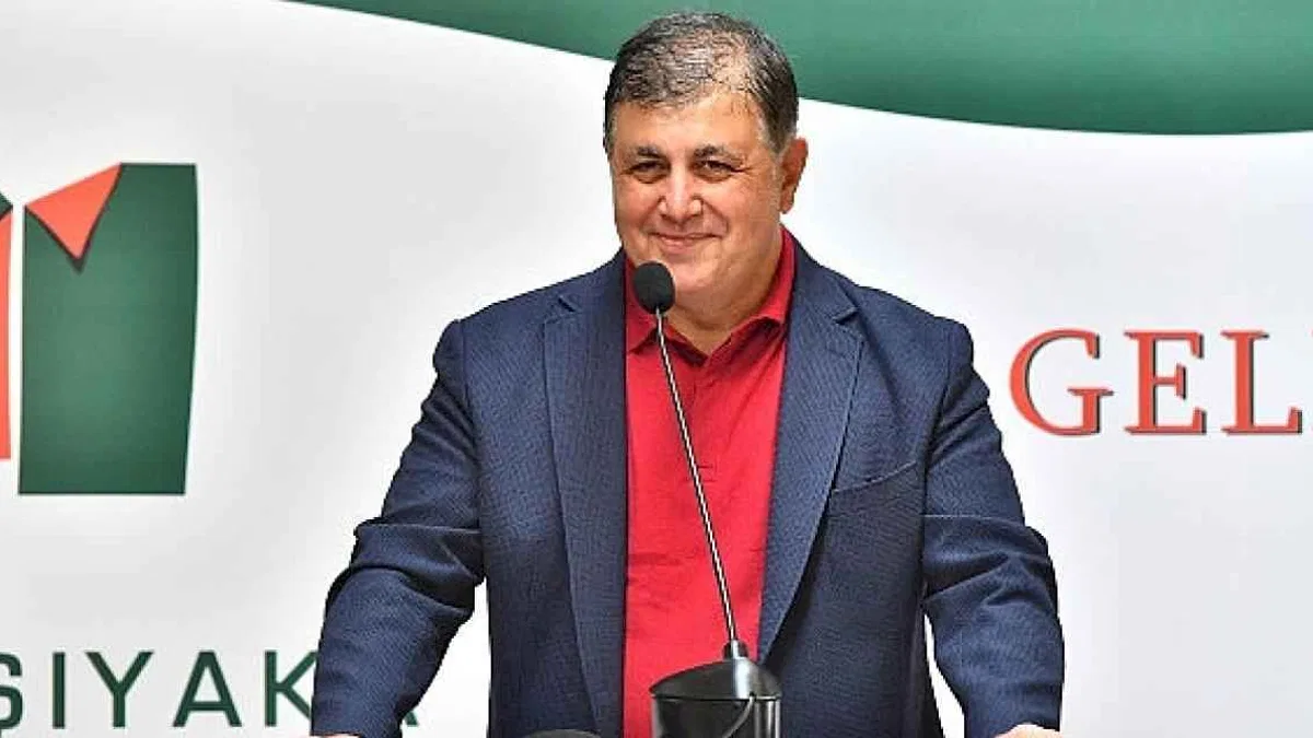 Başkan Tugay'dan şampiyonluk mücadelesi veren Karşıyaka'ya destek mesajı