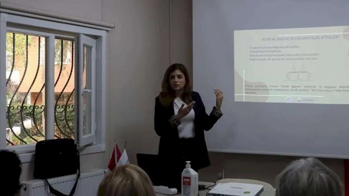 İstanbul Maltepe'de ‘Birlikte Güzel Yaş Almak’ semineri