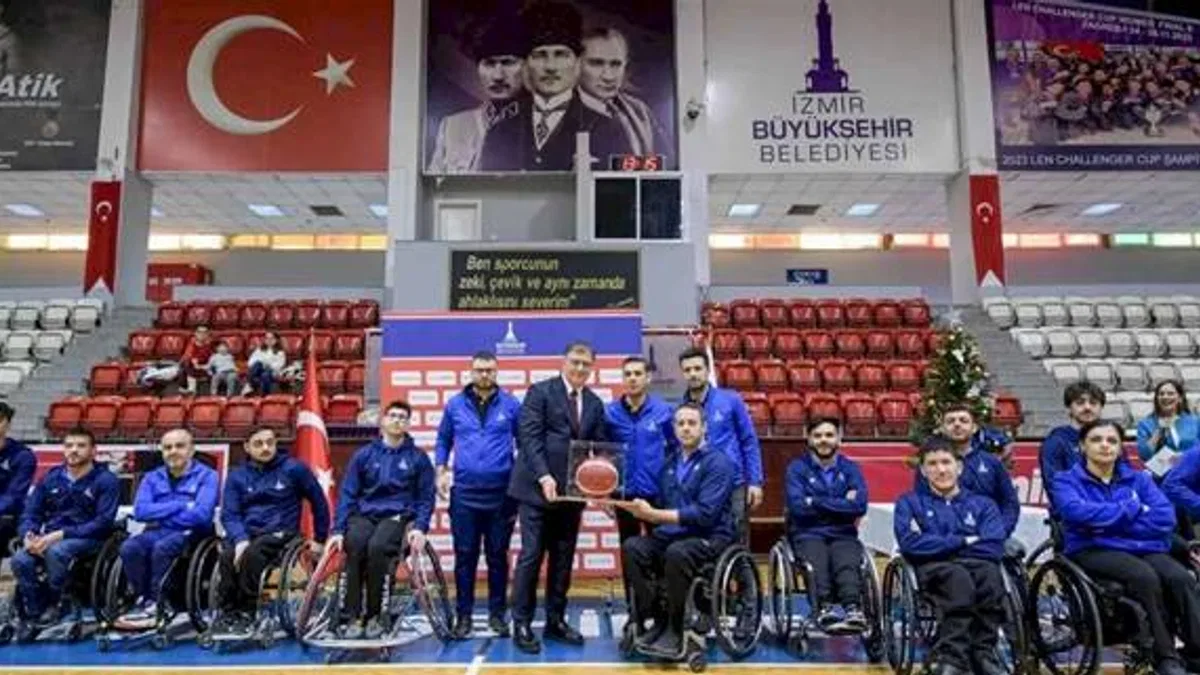 İzmir'in spor ailesi yeni yıl için bir araya geldi