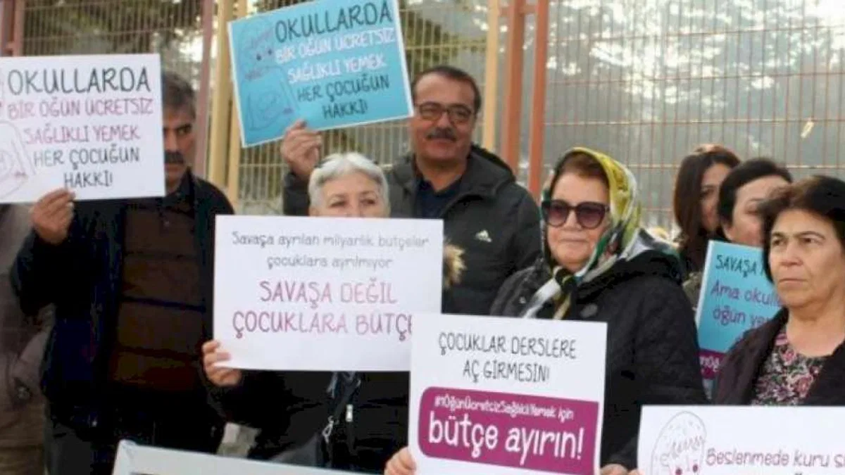 Sendikalardan 'ücretsiz öğün' için imzalı çağrı