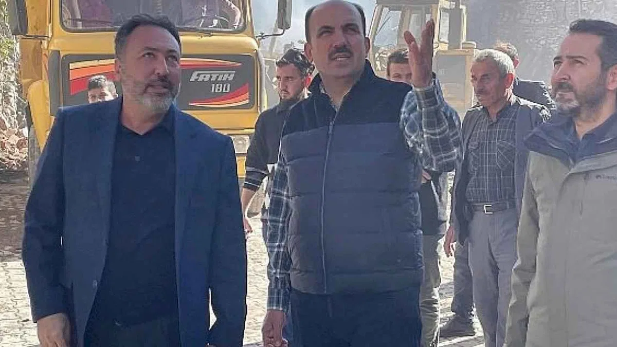 Başkan Altay ve AK Parti Konya Milletvekili Özer, Doğanbey'de Çıkan Yangın Sonrası Bölgeyi Ziyaret Etti