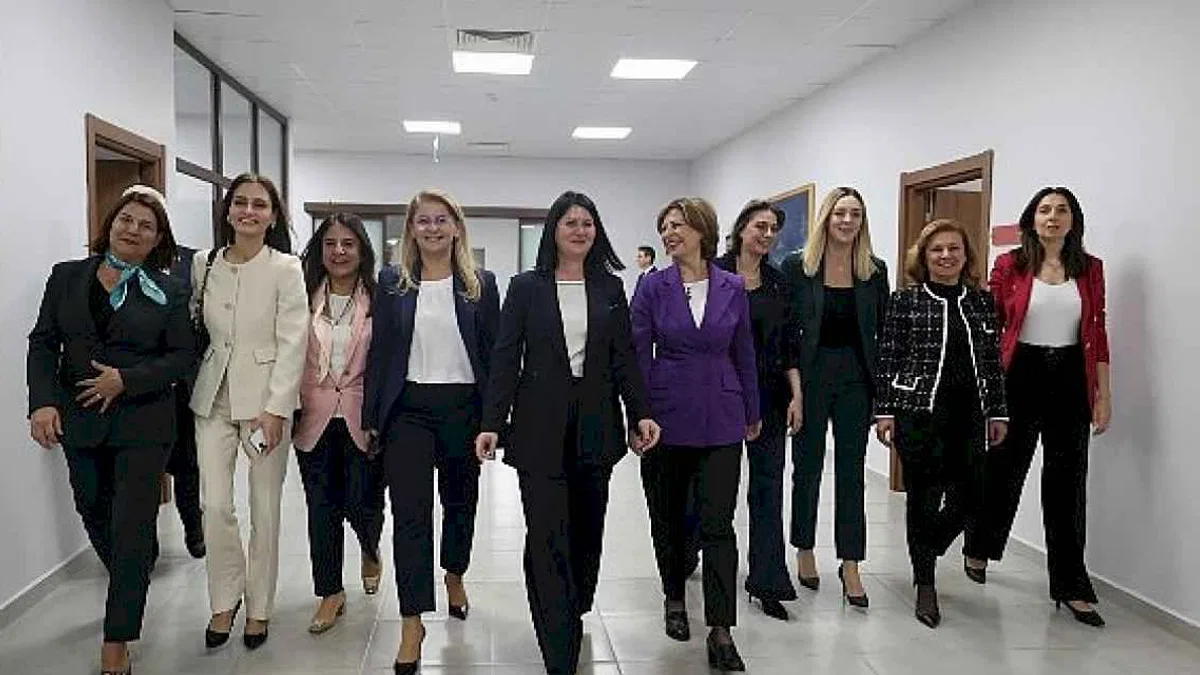 Başkan Ovalıoğlu: "Ömrüm cam tavanları yumruklayarak geçti"