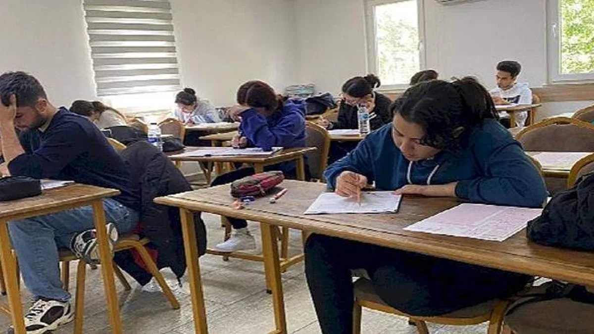 Öğrenciler Türkiye geneli deneme sınavında