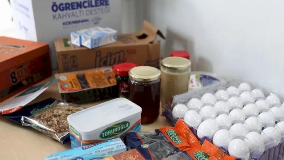 Kayseri Kocasinan'dan öğrencilere ücretsiz kahvaltı kolisi