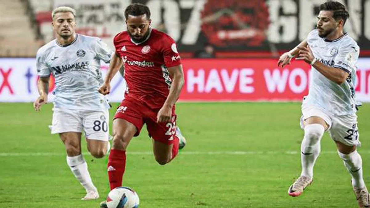 Antalyaspor 2 -1 Adana Demirspor (Maç Sonucu) Antalya uzatmada kazandı!