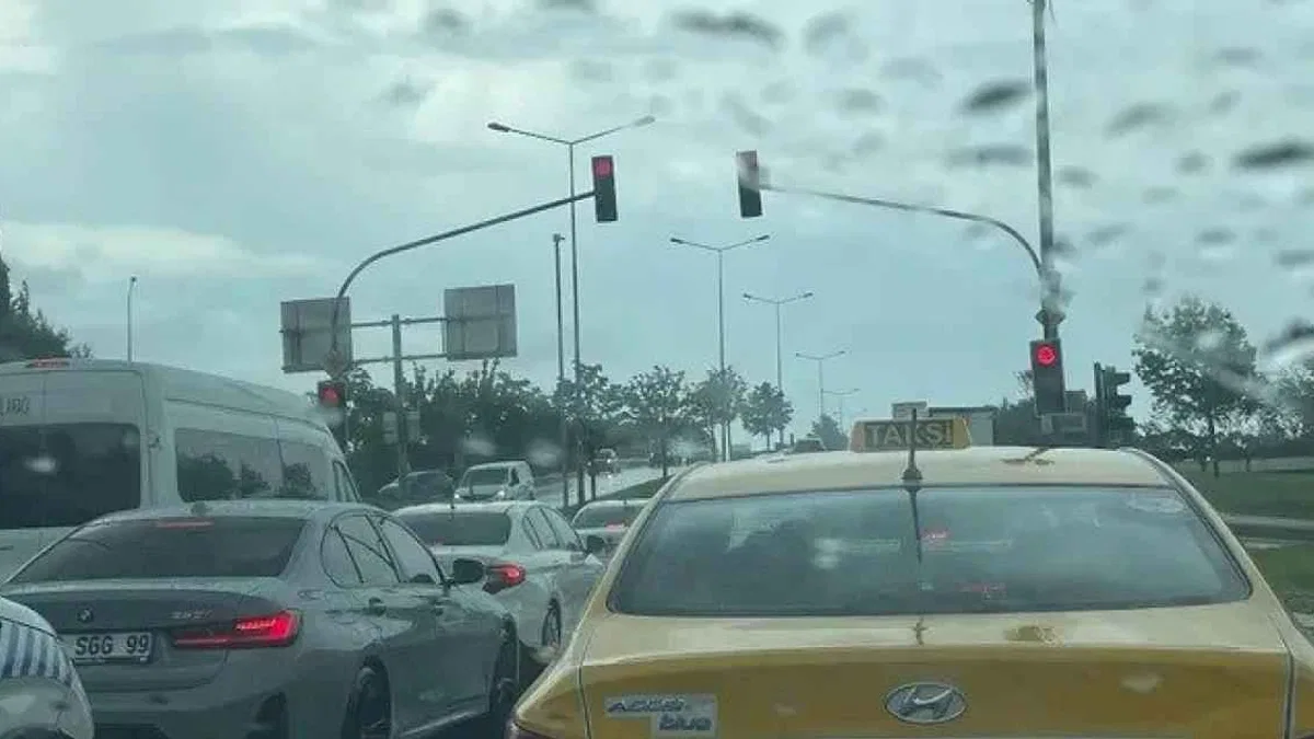 Bursa’da yoğun yağış trafiğe kilit vurdu!