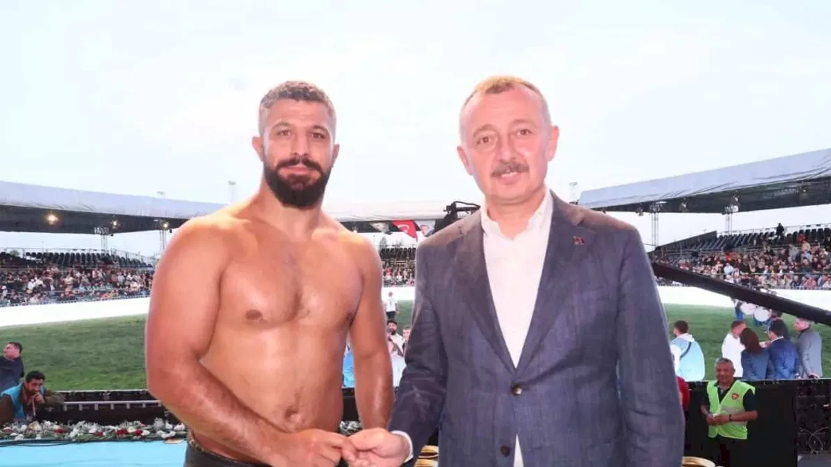 Kocaeli'li başpehlivan Cumhurbaşkanlığı Kupası'nda üçüncü oldu