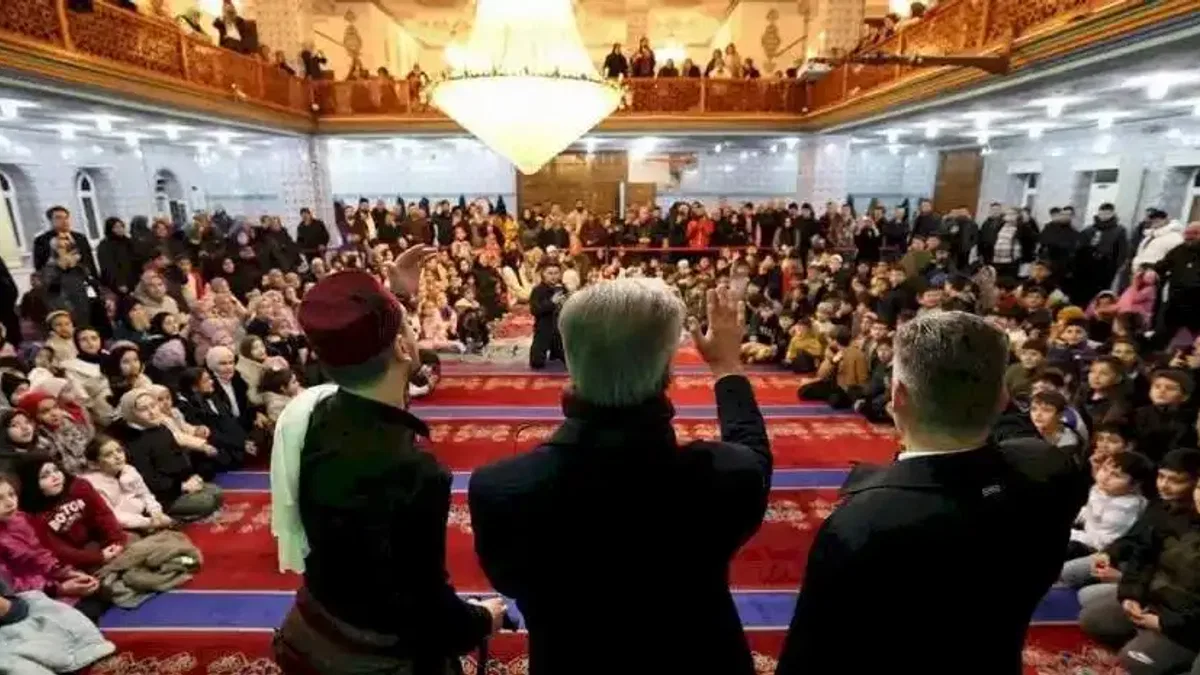 Sakarya'da 16 ilçede 6 bin çocuğa bayram sevinci