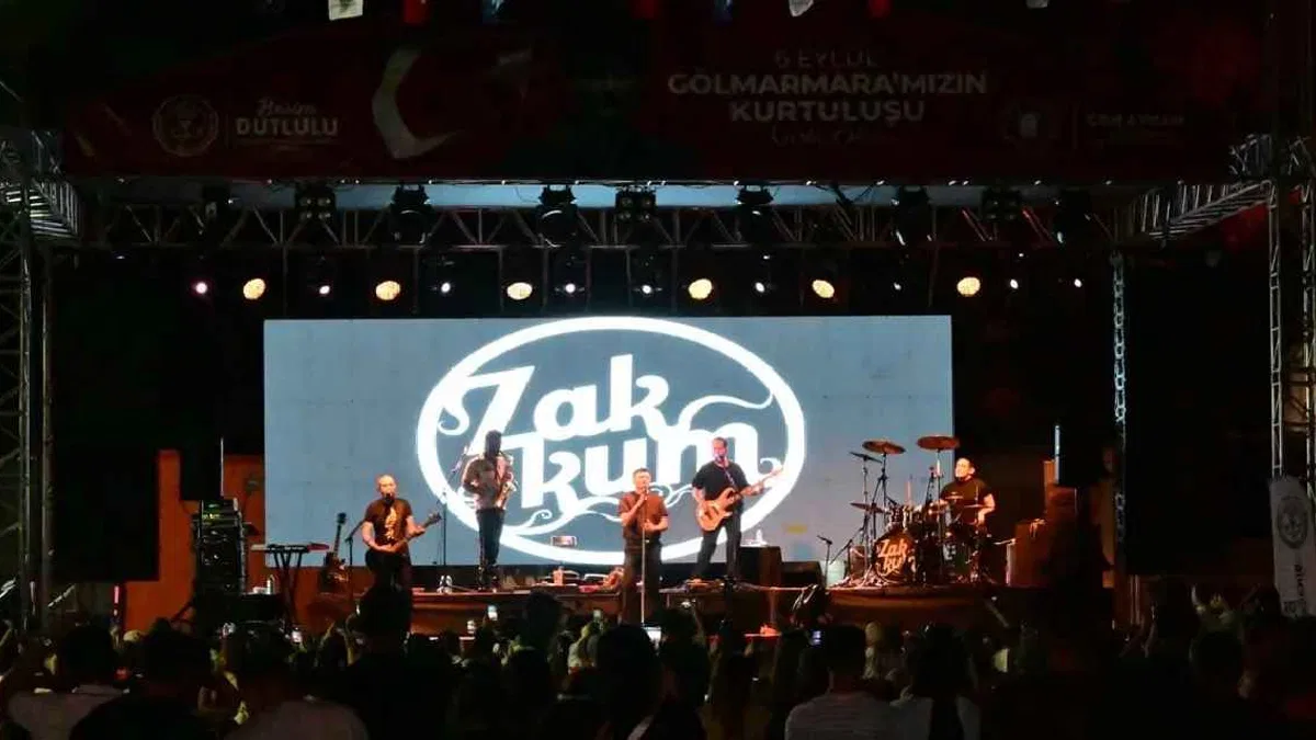 Manisa’da Gölmarmara kurtuluşunu Zakkum’la kutladı