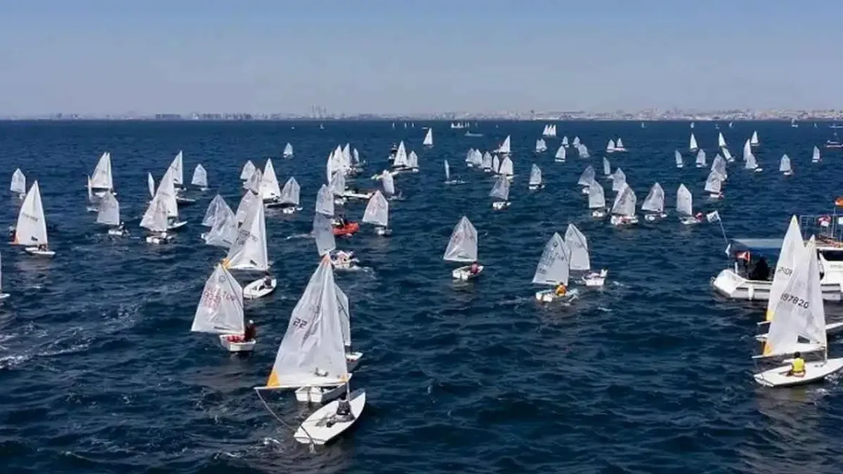 Yelkencilerden Marmara'da unutulmaz görsel şölen