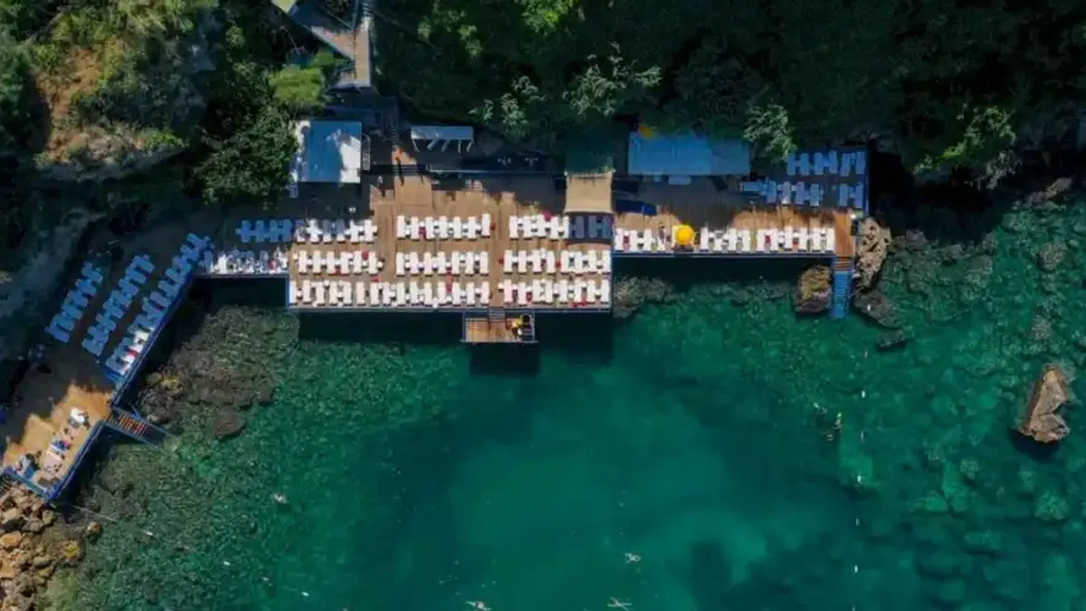 Antalya'nın falezlerinde 'mavi' gurur