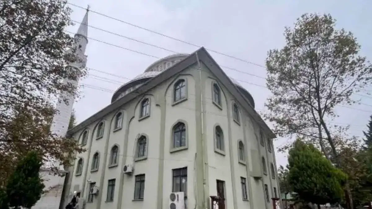 Kocaeli'de Yavuz Selim Camii’nin dış cephesini yeniledi