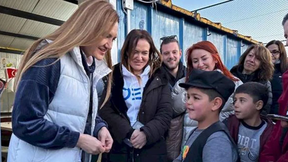Dokuz Eylül ekiplerinden Malatya konteyner kente ziyaret