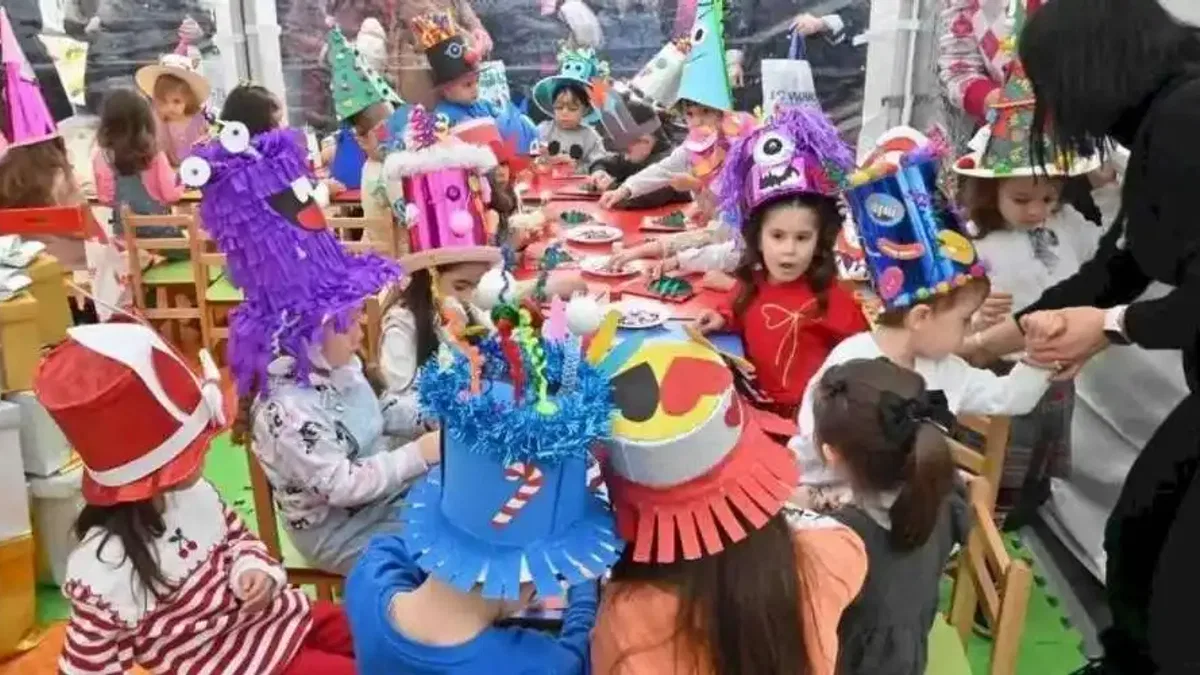 Manisalı çocuklar yeni yıl coşkusunu doyasıya yaşadı