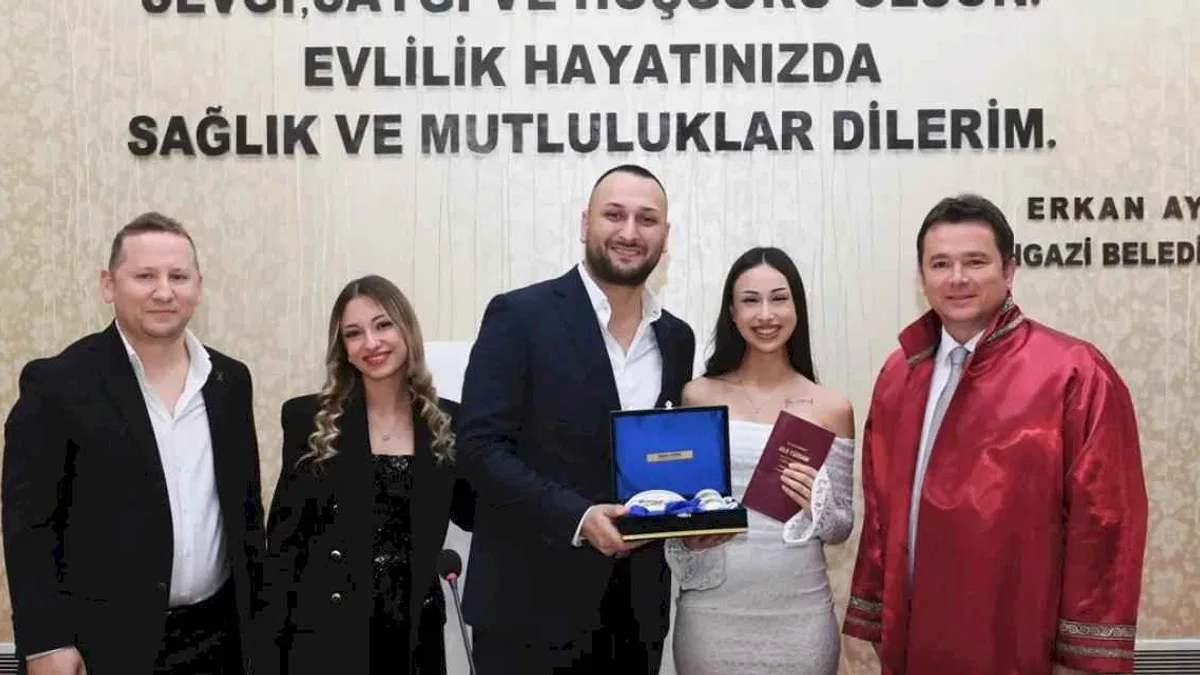 Bursa Osmangazi'de Başkan Aydın'dan 14 Şubat'a özel çifte sürpriz