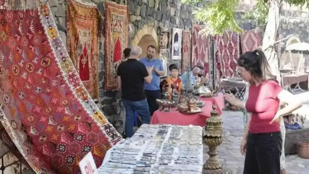 Nevşehir'de antika ve koleksiyon meraklıları tarihin merkezinde buluşuyor