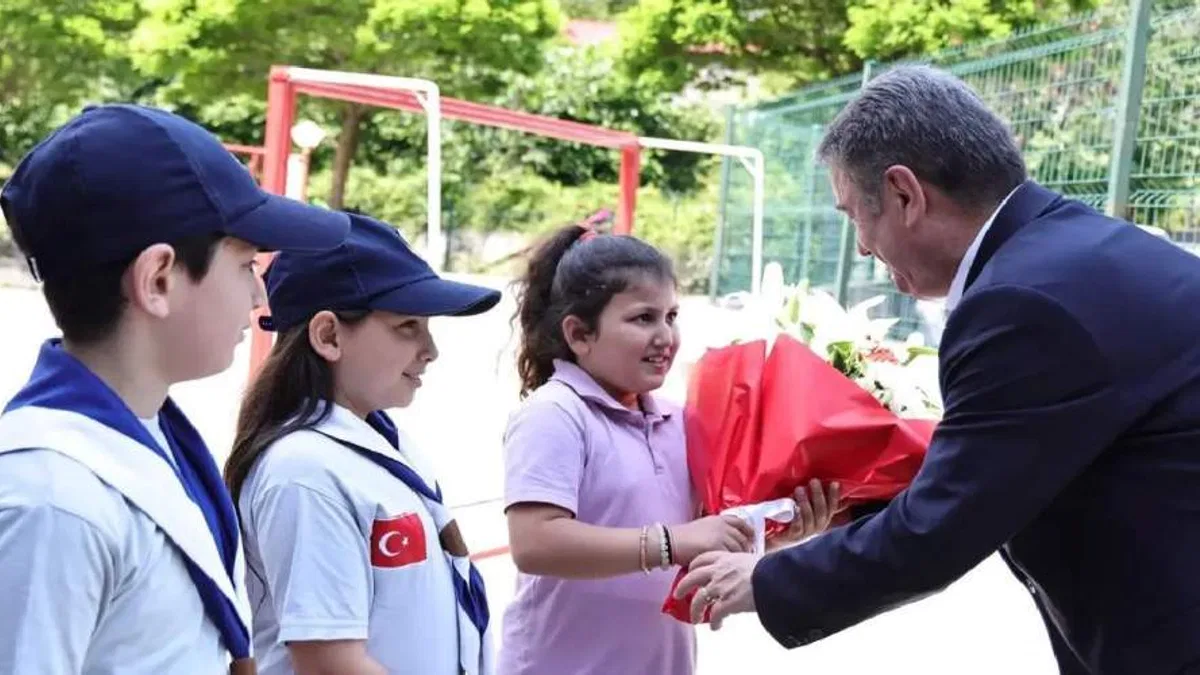 Zonguldak'ta Başkan Erdem öğrencilerle buluştu