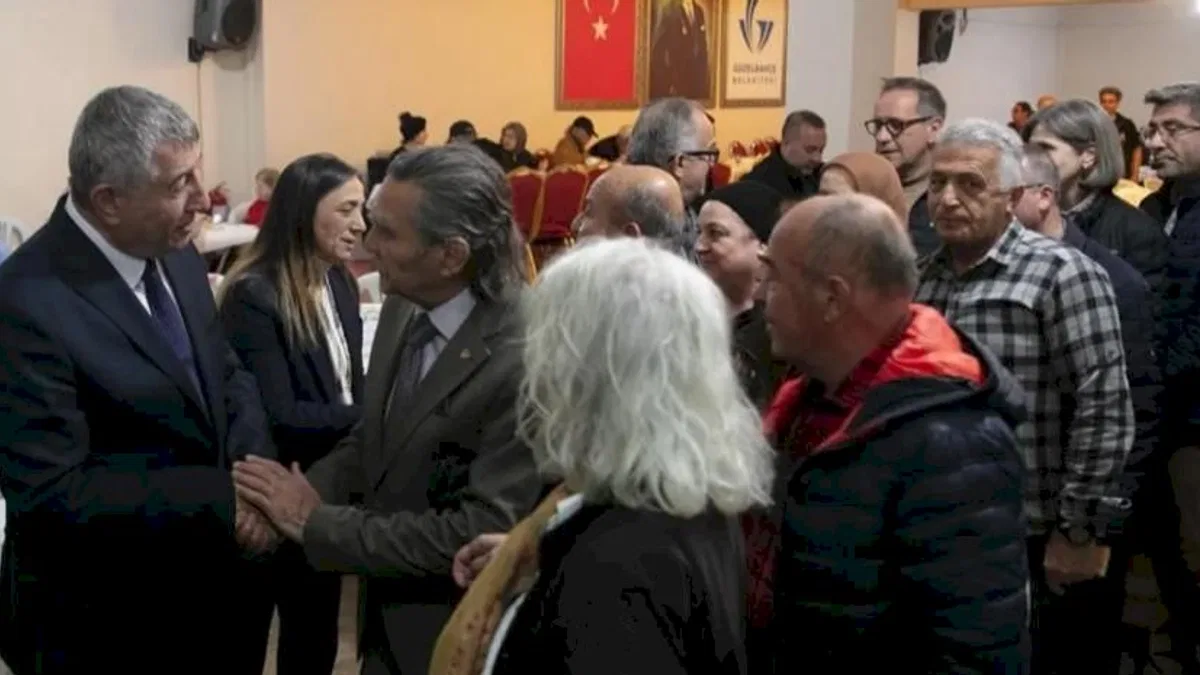 İzmir Güzelbahçe iftar sonrası bayramlaştı
