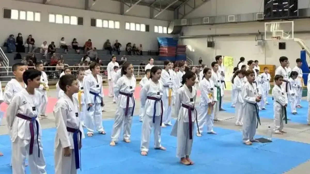 İzmir Bornova'da kuşak terfi sınavı heyecanı