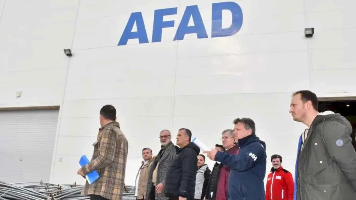 Manisa'da AFAD'ın bölgesel lojistik merkezine yakın mercek