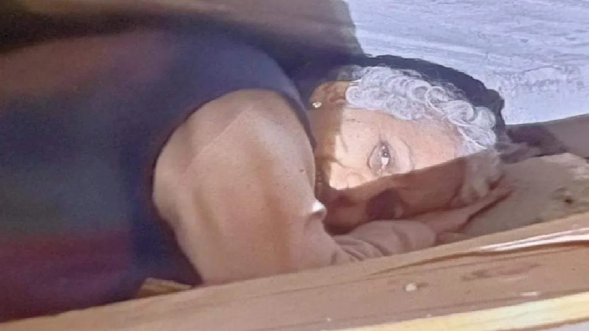 66 yaşındaki kadın 40 saat sonra enkazdan kurtarıldı