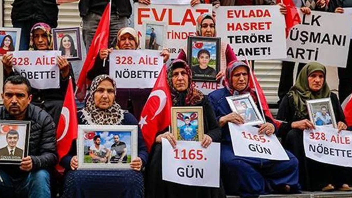 Diyarbakır annelerinin oturma eylemine iki aile daha katıldı