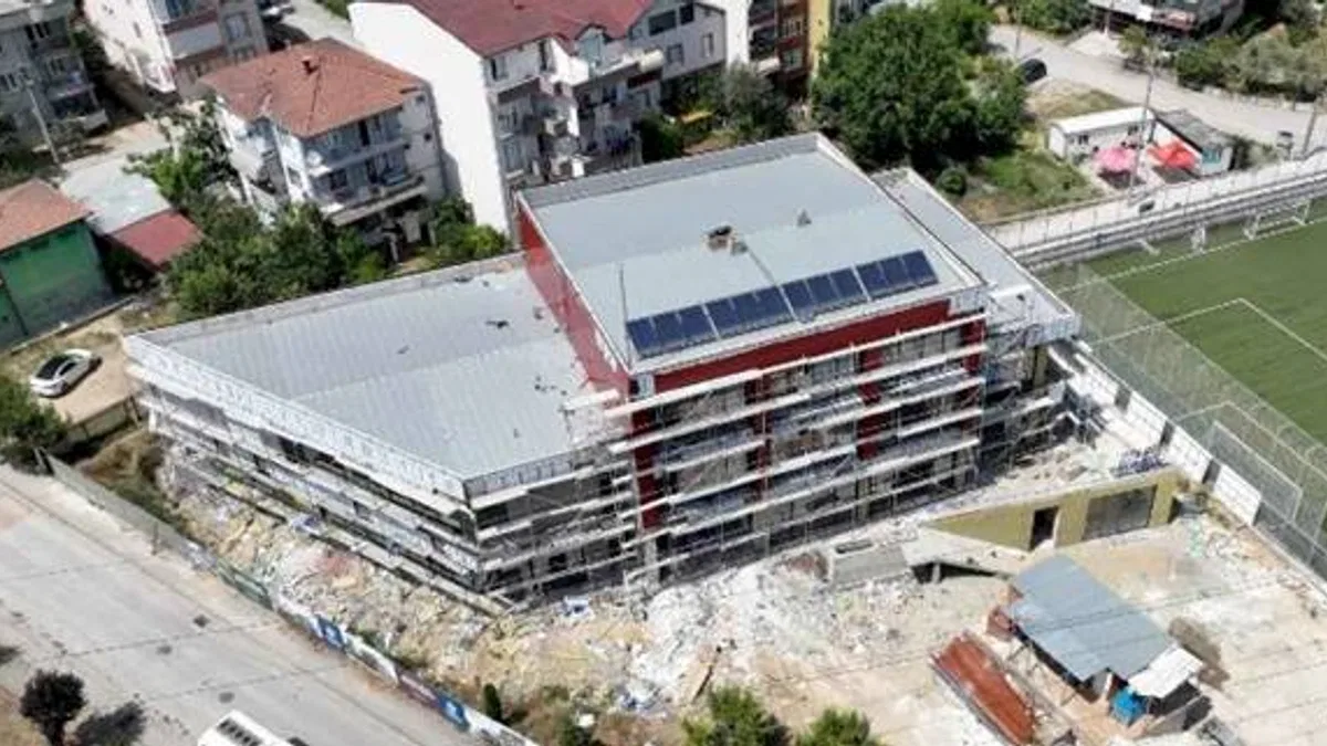 Hasan Doğan Gençlik Merkezinde kompozit cephe imalatı