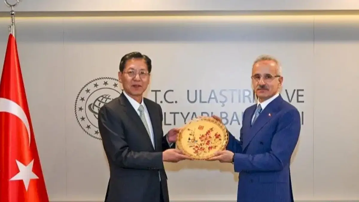 Ulaştırma ve Altyapı Bakanı Çin Büyükelçisi'ni ağırladı