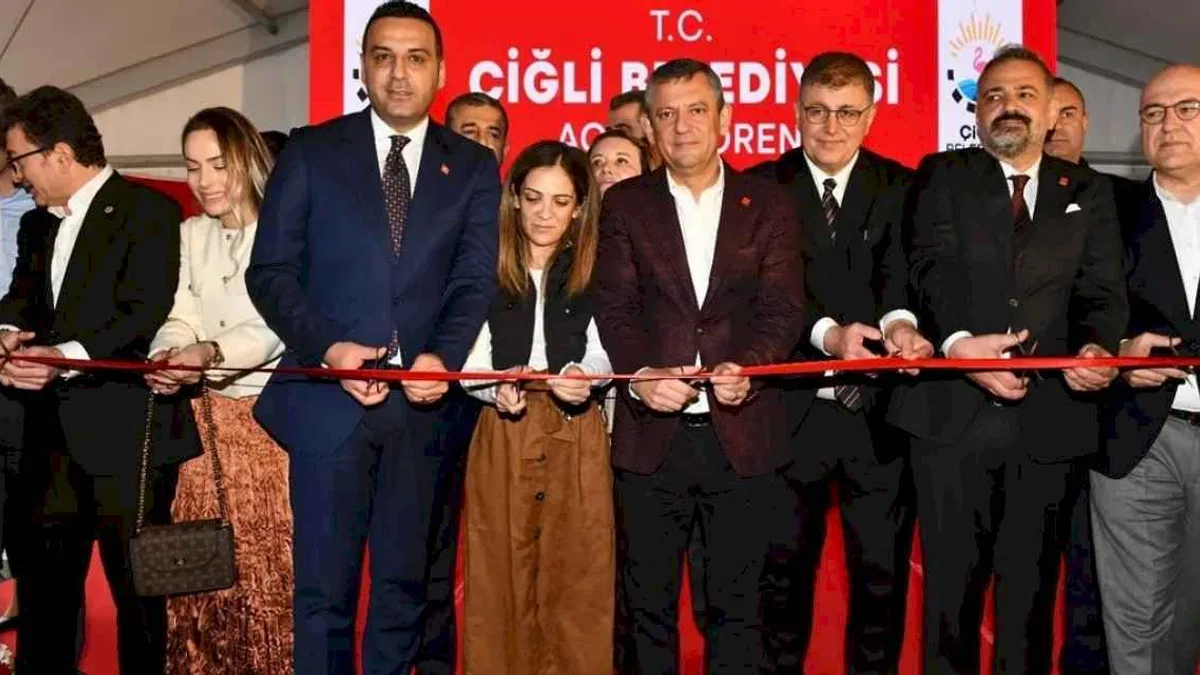 İzmir Çiğli'de iki yeni 'Özel' açılış