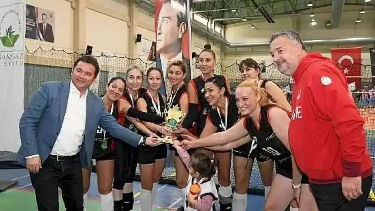 Türkiye Veteran Voleybol Turnuvası'nda şampiyonlar belli oldu