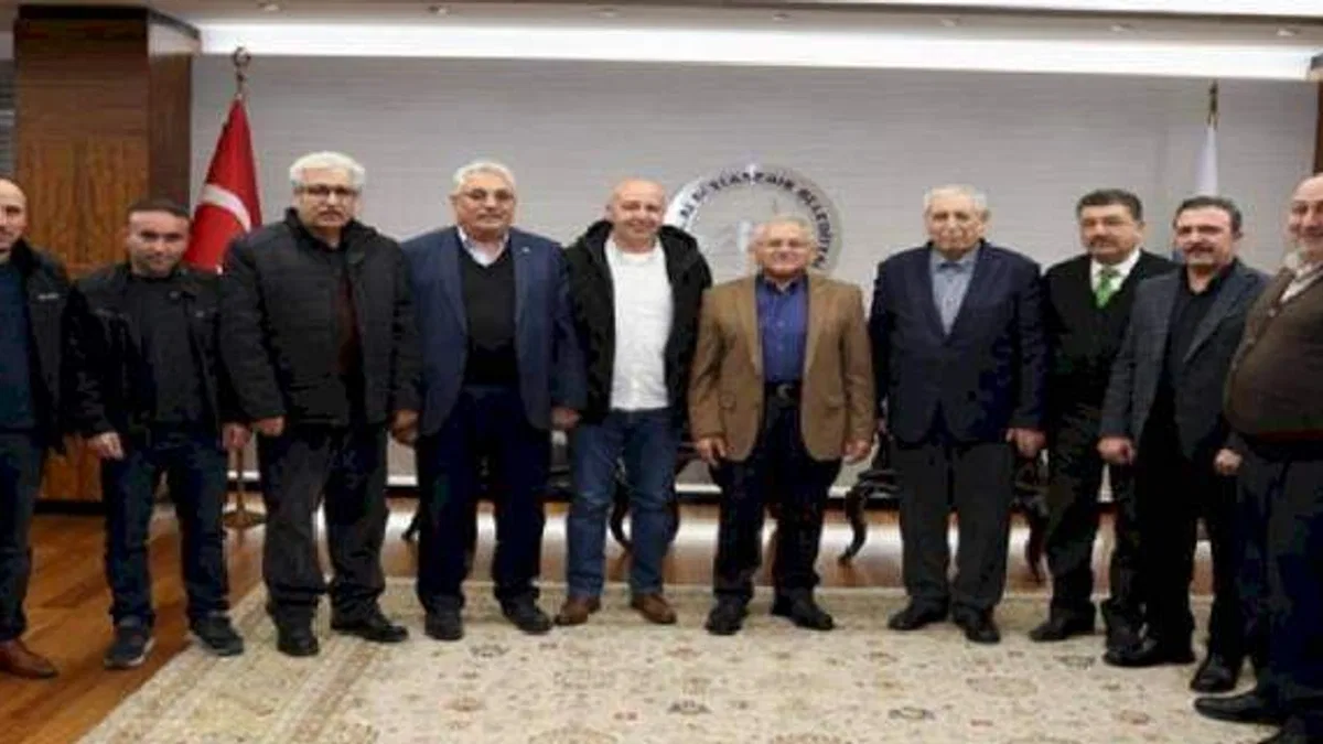Memduh Büyükkılıç'a esnaftan ziyaret