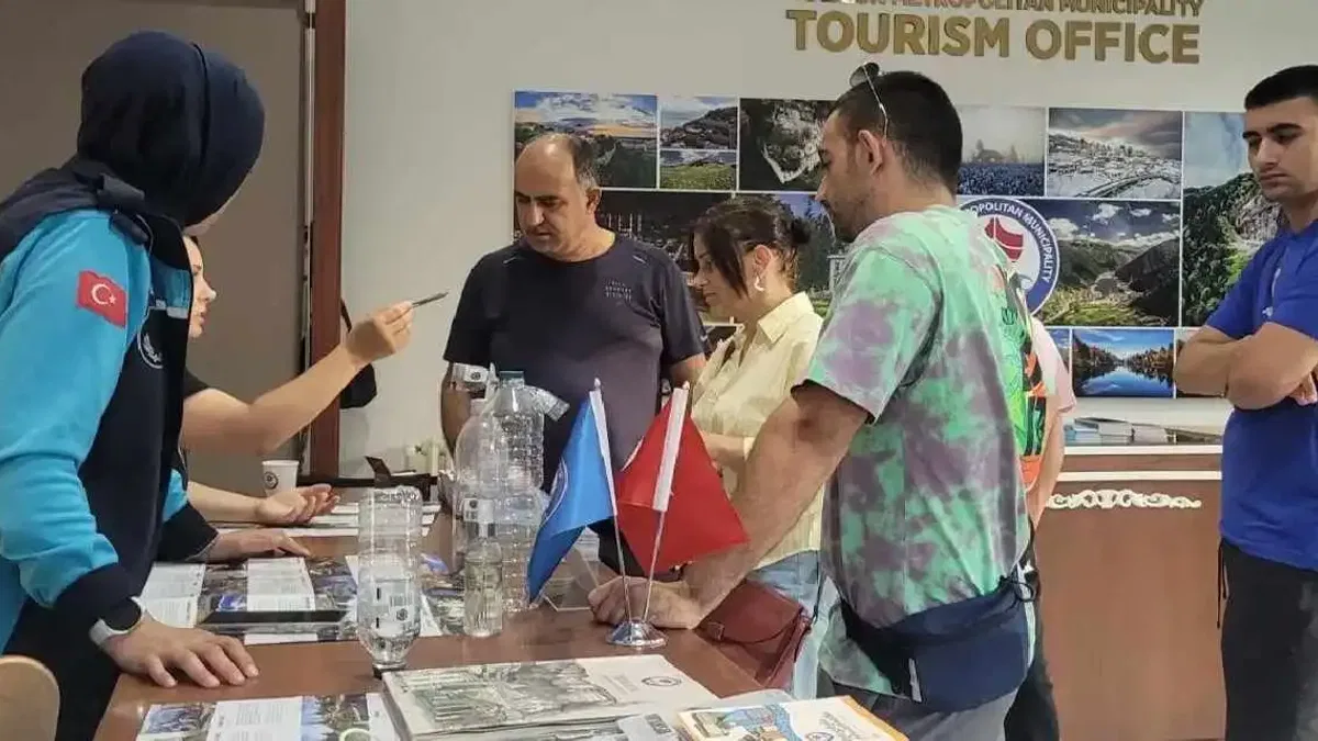 Trabzon’da turizm ofisleri turistlerin rehberi oluyor