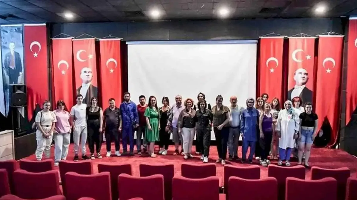 Ankara'da mahallede tiyatro var!