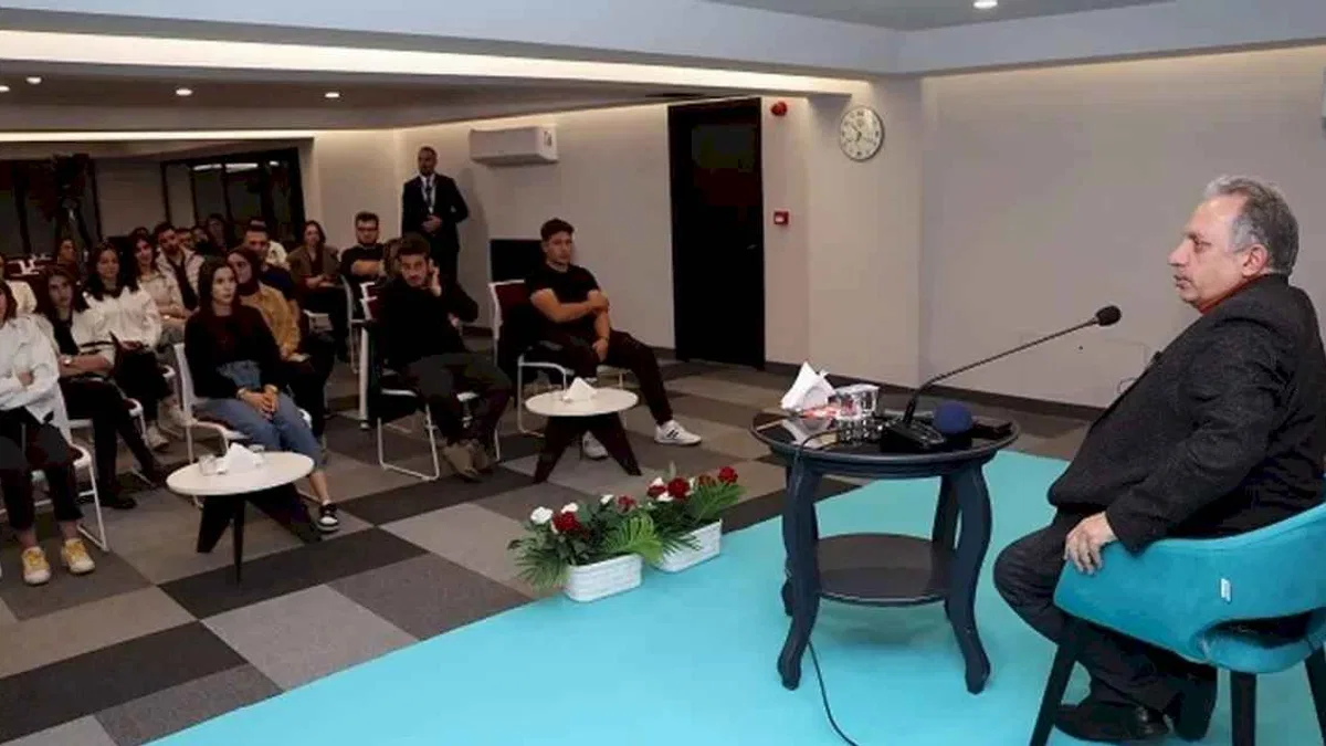 Mustafa Yalçın gençlerle buluştu